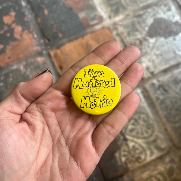 Vintage Ad & Slogan Buttons