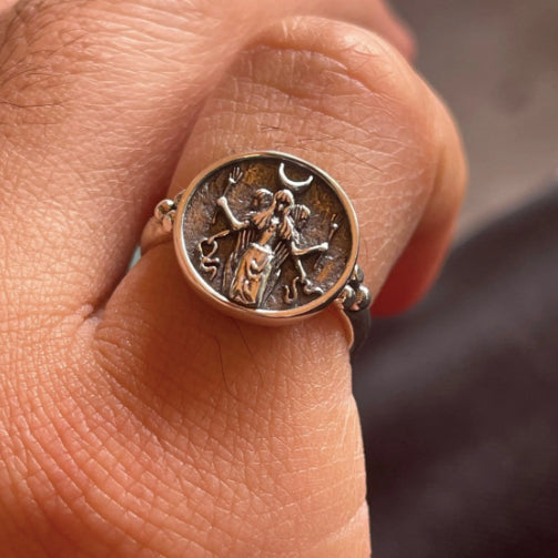 Hecate Ring - Silver