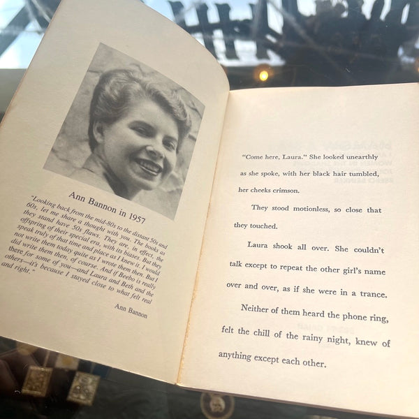 I Am Woman - Vintage Lesbian Romance Novel