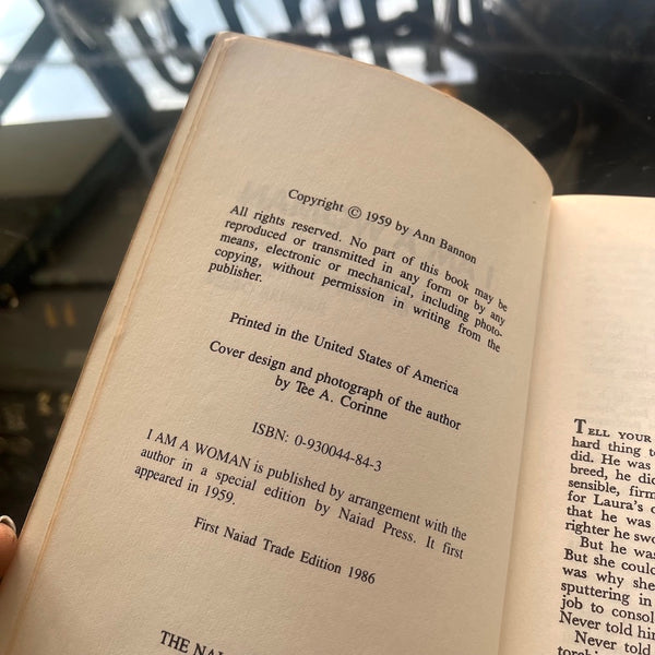 I Am Woman - Vintage Lesbian Romance Novel