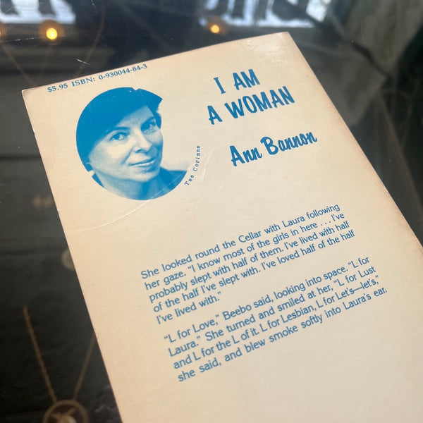 I Am Woman - Vintage Lesbian Romance Novel
