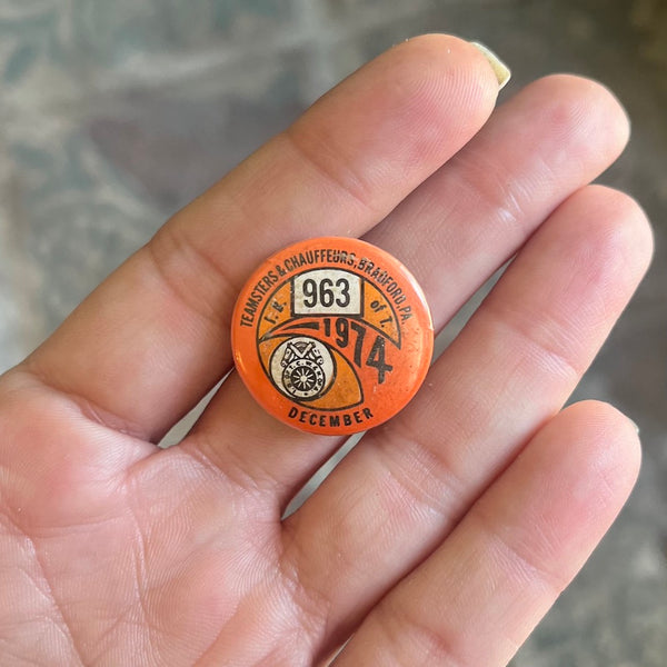 Vintage Ad & Slogan Buttons