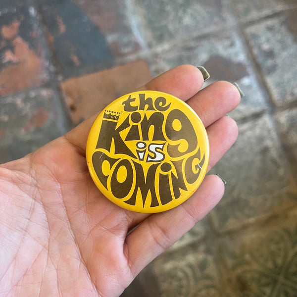 Vintage Ad & Slogan Buttons