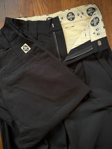 High Waist Pleated Trousers - Black